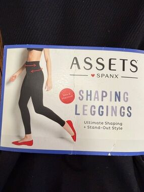 Assets SPANX Black Shaping Leggings. NWT. Size XL